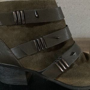Sam Edelman, dark olive western suede booties, size 9M